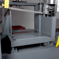 Scie à ruban AMADA 2.0 kW certifiée CE, 500x650 mm, automatique, industrielle, pour découpe de métaux, série 400, avec moteur série 400