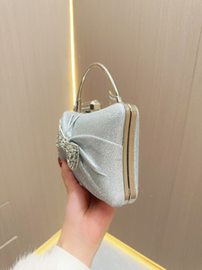 Pochette de soirée pour femme avec motif diamants plissés, bandoulière unique, fermeture éclair, en polyester, pour événements et dîners - Tanjing - Product Image 2