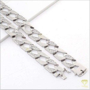 โซ่เพชรมอยส์ซอไนท์ที่มีความต้องการสูงหรูหราและเป็นประกายสำหรับเป็นของขวัญ - Product Image 3