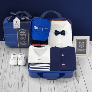 Tutina Estiva in Cotone per <span class=keywords><strong>Neonato</strong></span> <span class=keywords><strong>Maschio</strong></span>, Manica Corta, Finitura Morbida Spazzolata con Dettagli a Bottoni; Perfetta per il Primo Mese, 100 Giorni/Primo Compleanno - Product Image 3