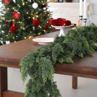 Guirlande de décoration de Noël en feuilles de cèdre et de cyprès artificielles, aspect doux, en liège, en rotin, en aiguilles de pin, en plante verte, style européen