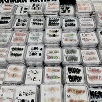 Ongles en acrylique pré-conçus en forme carrée/amande pour application sur les doigts - Vente promotionnelle