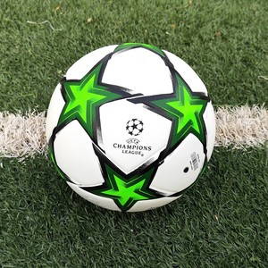 <span class=keywords><strong>Ballon</strong></span> <span class=keywords><strong>de</strong></span> football en PVC <span class=keywords><strong>l</strong></span>éger et durable pour les jeunes et les adultes, pour <span class=keywords><strong>l</strong></span>'entraînement et la compétition en intérieur et en extérieur - Product Image 4