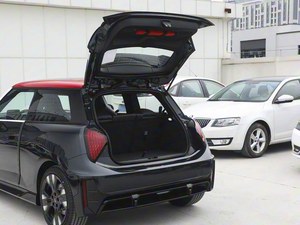 Véhicule Électrique Nouvelle Énergie Commercialisable 3 Portes 4 Places Hayon Électrique MINI JCW 2025 Facelift par <span class=keywords><strong>JOHN</strong></span> COOPER WORKS pour les Déplacements Quotidiens - Product Image 2