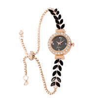 Nouvelle Montre à Quartz pour Femme Tendance avec Design Feuille, Bracelet Fin en Alliage Écologique Orné de Diamants, Aiguilles Réglables
