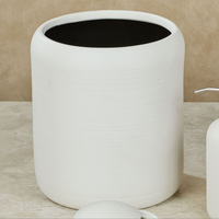 Ensemble d'accessoires de bain de salle de bain en polyrésine blanche de 7 pièces au design Offre Spéciale pour le ménage