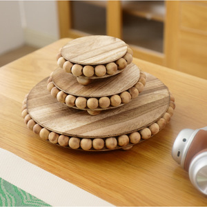 Base decorativa redonda de madera con cuentas para suculentas y plantas pothos, organizador de artículos de baño de madera. - Product Image 1