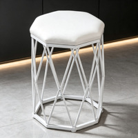 Tabouret de maquillage moderne en fer blanc géométrique, tabouret hexagonal avec coussin en PU, tabouret d'appoint de luxe léger pour chambre et salon