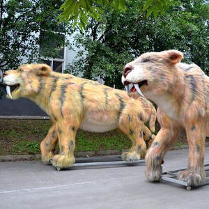 Modèle d'animal sauvage réaliste en taille réelle, <span class=keywords><strong>tigre</strong></span> à dents de <span class=keywords><strong>sabre</strong></span> animatronique personnalisé OEM pour la décoration des parcs d'attractions et des zoos - Product Image 2