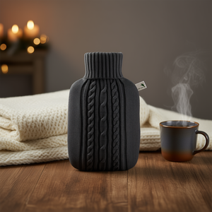 Bolsa de Agua Caliente Hugo Frosch 1.8l con Funda Tejida Gris Oscuro - Product Image 3