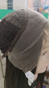 Bob propose des perruques de cheveux raides. Ils proposent des perruques courtes en dentelle transparente sans colle, adaptées aux femmes. - Product Image 3