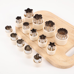 Juego de cortadores de formas de frutas y verduras de acero inoxidable, 14 Uds., Mini cortadores de galletas, cortador de verduras para formas de niños - Product Image 3