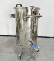 Récipient de stockage de liquide en acier inoxydable 150L personnalisé réservoir de stockage mobile pour les produits chimiques