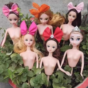 Varios diseños de princesa rubia con lazo grande 19CM púas de muñeca de plástico para decoraciones de pastel - Product Image 5