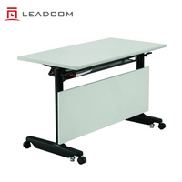 Table de conférence pliante LEADCOM LS-4-2 25mm E0 avec plateau en mélamine et structure en acier, roulettes en nylon pour réunions de bureau