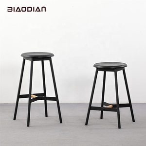 Tabouret <span class=keywords><strong>de</strong></span> <span class=keywords><strong>bar</strong></span> <span class=keywords><strong>haut</strong></span> <span class=keywords><strong>de</strong></span> gamme rond en chêne noir MDF, 65 cm, 75 cm - Product Image 2