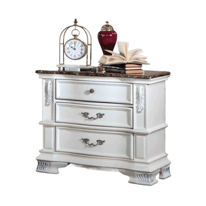 Table de chevet de style traditionnel avec plateau en marbre, tiroirs à queue de pie, finition blanc nacré, meubles de chambre à coucher - Product Image 2