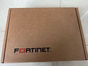 FortiGate <span class=keywords><strong>FortiWiFi</strong></span> <span class=keywords><strong>40F</strong></span>: Cortafuegos Compacto para Pequeñas Empresas - Product Image 4