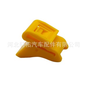 Xuanyou Auto Parts Rear Bumper <b>Trim</b> Mounting <b>Clip</b> 85284-EG000 Yellow 34x19.7x24.9mm For Nissan GT-R Infiniti - Product Image 2