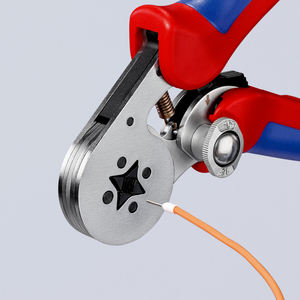 Herramienta de crimpado Knipex para terminales de acero de entrada lateral, industrial, con ajuste automático y mango de agarre suave - Product Image 1