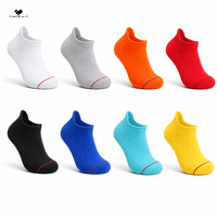 Chaussettes de sport tricotées pour jeunes, en polyester, antidérapantes, avec semelle en tissu éponge standard, respirantes, logo personnalisé, chaussettes de course à pied courtes