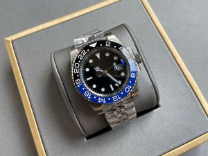 Utilizando acero inoxidable 904L consistente, superluminoso, con bisel giratorio de doble cerámica. Reloj Mecánico para Hombre - Product Image 3