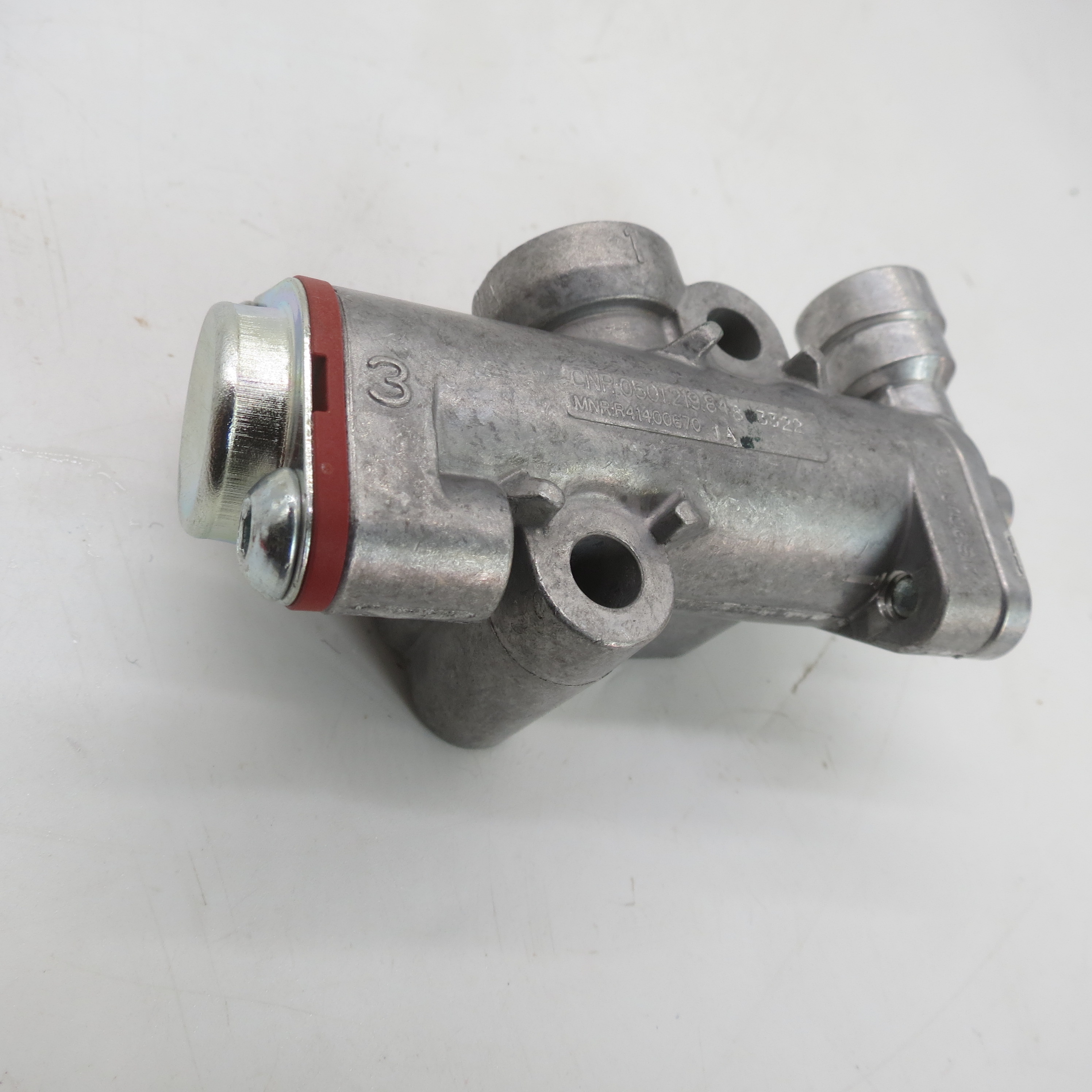 Two-position Five-Way Valve 0501219848 for SINOTRUK Engines