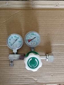 Regulador de Oxígeno Profesional Médico de Latón <span class=keywords><strong>CGA540</strong></span> con Presión Máxima de Entrada de 3000 psi y Salida DISS para Cilindro - Product Image 2