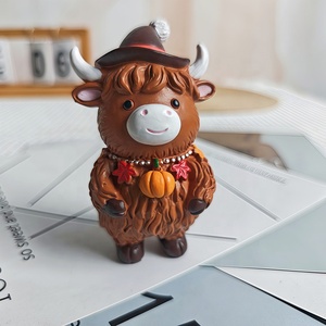 Adorables Adornos de Resina con Diseño de Vaca Highland, Hoja de Arce y Calabaza, Novedad en Artículos Decorativos Navideños Transfronterizos - Product Image 5