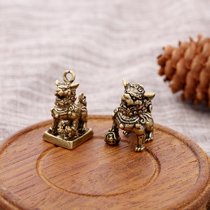 Adorno de Qilin de Latón, Mini Colgante con Forma de Animal, Llavero de Aleación de Cobre, Decoración de Escritorio, Regalo Unisex - Product Image 1