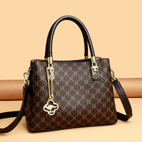 Sac seau de luxe pour femme en cuir léger, portable, imperméable, avec bandoulière, sangle de taille, fermeture éclair et chaînes, grande capacité
