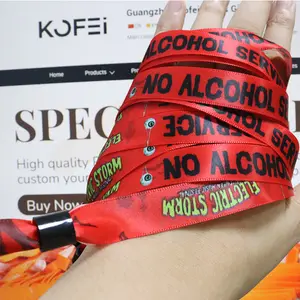 Kofei personnalisé mariage pince en plastique tissu rouge Satin Polyester Bracelet Bracelet pour événement Offre Spéciale Festival Bracelet