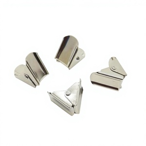 YIWANG Suministros de oficina Nuevo diseño Barato Metal Badge ID Clip Holders ID Card Clips - Product Image 2