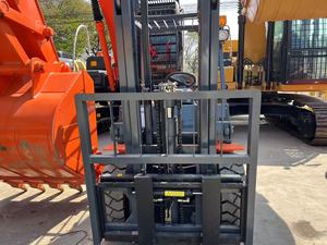 Se venden montacargas usados Heli CPCD 30 de marca china, de 3 toneladas, con motor Isuzu, y montacargas pequeños Heli CPCD30 de segunda mano. - Product Image 3