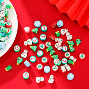 Cuentas de arcilla polimérica pequeñas para manualidades navideñas, suministros para decoración festiva, diseño de muñeco de nieve, árbol y bastón de caramelo - Product Image 1