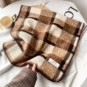 Mantón largo de moda de invierno de gama alta para <span class=keywords><strong>mujer</strong></span>, bufanda con logotipo de <span class=keywords><strong>lana</strong></span> y poliéster de Cachemira con estampado de Seto triangular Europeo Americano - Product Image 3