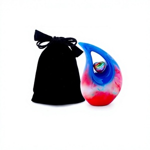 Pequeña urna de recuerdo con forma de lágrima con corazón, urna funeraria de cremación con bolsa gratis - Product Image 1