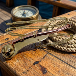 Sifflet de marin en laiton antique avec chaîne, objet de collection nautique, article de soins personnels - Product Image 2