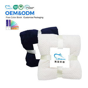 Manta de Coral Ligera para las Rodillas, Suave y Acogedora, Manta de Invierno para Mascotas, Gruesa, de Color Sólido, con Diseño de Piña - Product Image 1