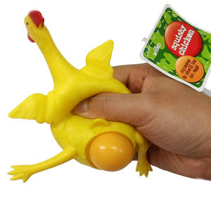 Juguetes Promocionales Divertidos, Huevos de Pascua de Plástico Suave Amarillo, Pollo que Pone Huevos - Product Image 2