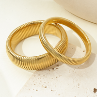 Bracelet tendance en spirale pour femme H2 Jewelry B0001 avec rayures verticales élastiques en quartz pour soirée