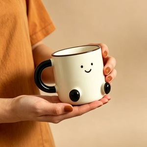 Tazza da Caffè in Ceramica Creativa con Faccina Sorridente, Simpatica Tazza per Bere Acqua con Piccole Piedeformi - Product Image 6