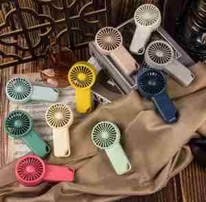 Mini-ventilateur portable à accrocher au porte-clés, multi-vitesses, mignon, électrique, personnel, pour les voyages en extérieur, idéal comme cadeau, petit refroidisseur d'air - Product Image 3