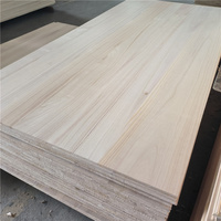 Panneau en bois de Paulownia à jointures à languettes, séché au four, léger, matière première pour la production de meubles, armoires et emballages