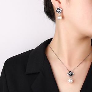 Fashion Jewelry Eco-friendly Copper 16-14MM Shell Pearl Camellia Flower Design Temperament Pendant and Earrings Set for Women - Product Image 6