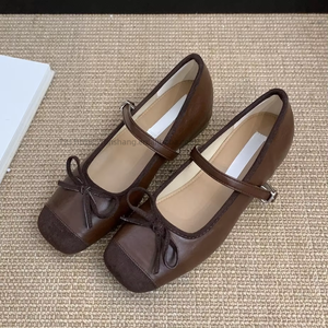 26/5000 Venta al por mayor de fábrica Zapatos de tacón bajo plateados populares con plantilla elevadora para mujer - Product Image 6