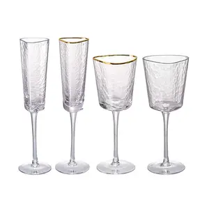 三角粉色锤红酒杯，带金色边框，浅色豪华彩色水晶玻璃器皿，用于婚礼桌面租赁