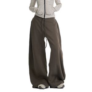 Pantalones Clásicos Anchos y Holgados para Hombre al por Mayor, Pantalones de Hombre de Alta Calidad, Pantalones Deportivos Clásicos con Parches para Hombre - Product Image 2