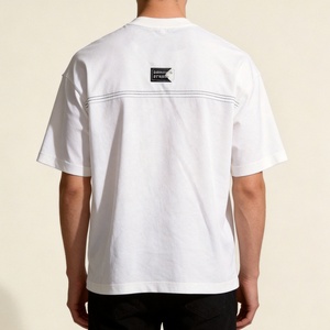 เสื้อยืดทรงหลวมแบบดรอปโชว์เดอร์ หนัก 300 กรัม ผ้าฝ้ายคุณภาพสูง ปักลาย เสื้อยืดโอเวอร์ไซส์ ดีไซน์เนอร์ เสื้อลำลองผู้ชาย - Product Image 2