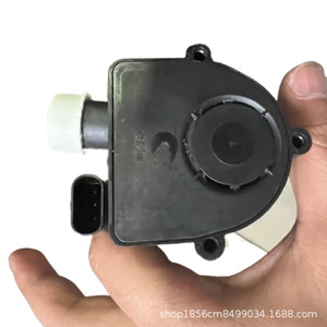 Bomba de agua auxiliar electrónica Tiguan L, Teramont, Tharu, Magotan CC, Lamando 5Q0 965 561 B - Product Image 5